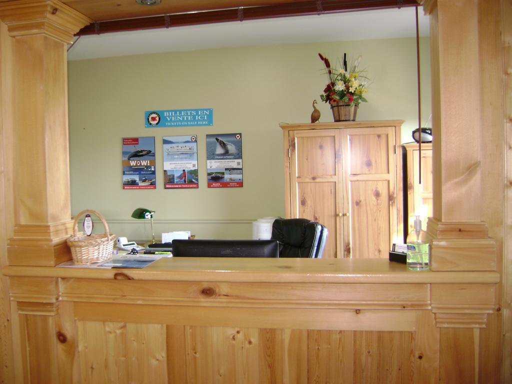 Hotel Sous La Croix 152725 Tadoussac Exterior foto