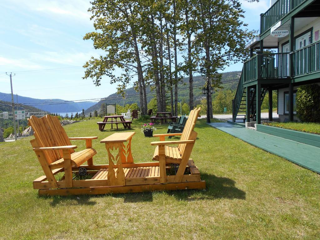Hotel Sous La Croix 152725 Tadoussac Exterior foto